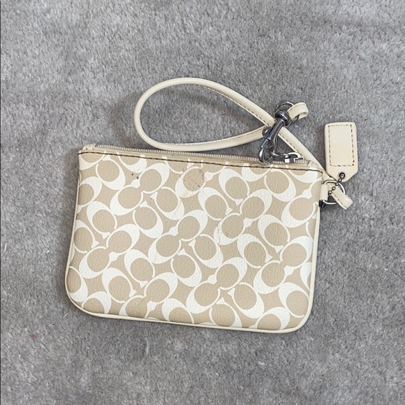 COACH PINK AND TAN WRISTLET - Picture 3 of 4